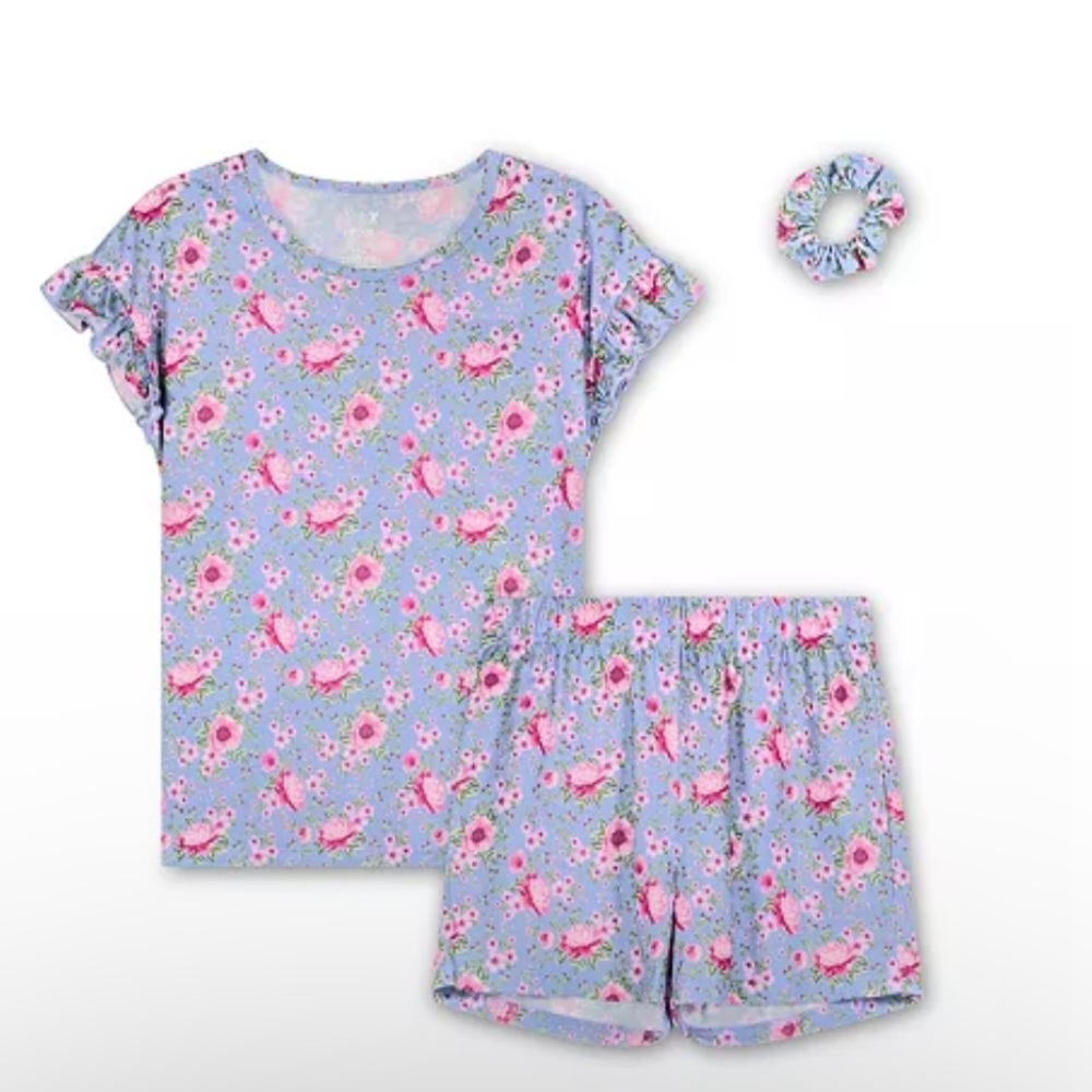 Adorable shorts pajama set for girls with matching scrunchie! New with tags!